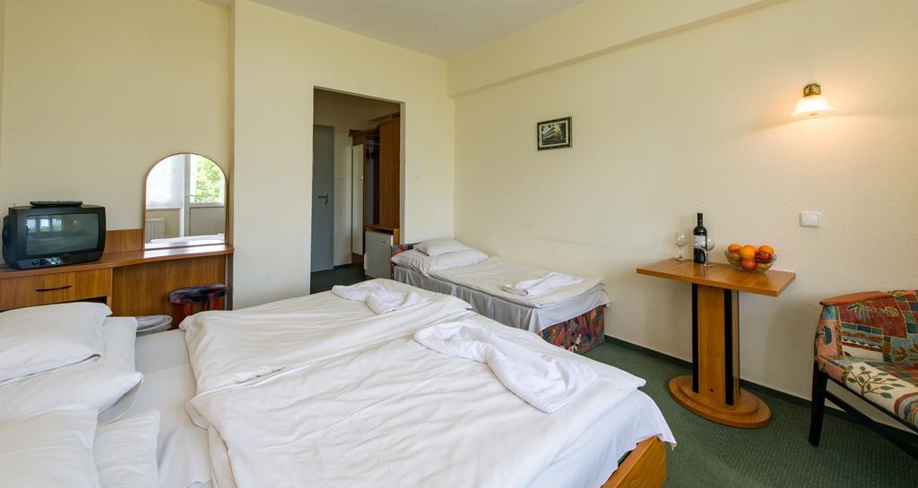 Hotel Nostra シオーフォク エクステリア 写真